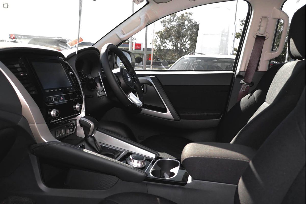 2025 Mitsubishi Pajero Sport GLX QG