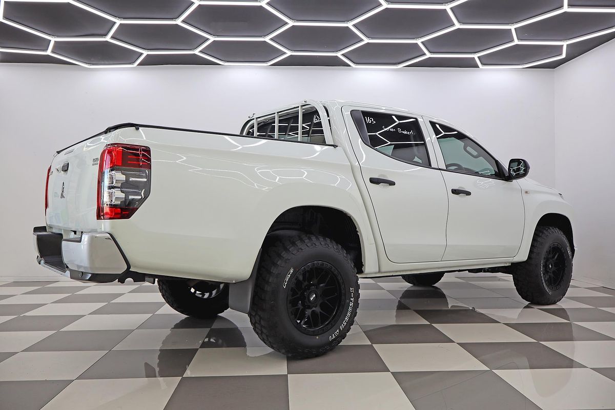 2019 Mitsubishi Triton GLX ADAS MR 4X4