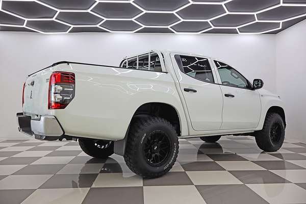 2019 Mitsubishi Triton GLX ADAS MR 4X4