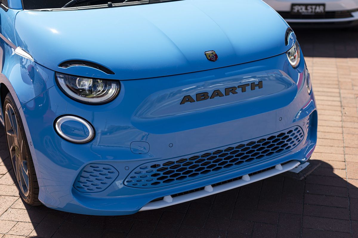 2023 Abarth 500e Turismo