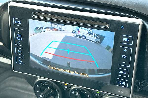 2017 Toyota Hilux SR GUN126R 4X4