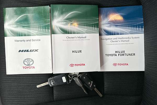 2017 Toyota Hilux SR GUN126R 4X4