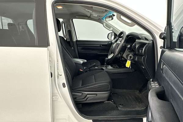 2017 Toyota Hilux SR GUN126R 4X4