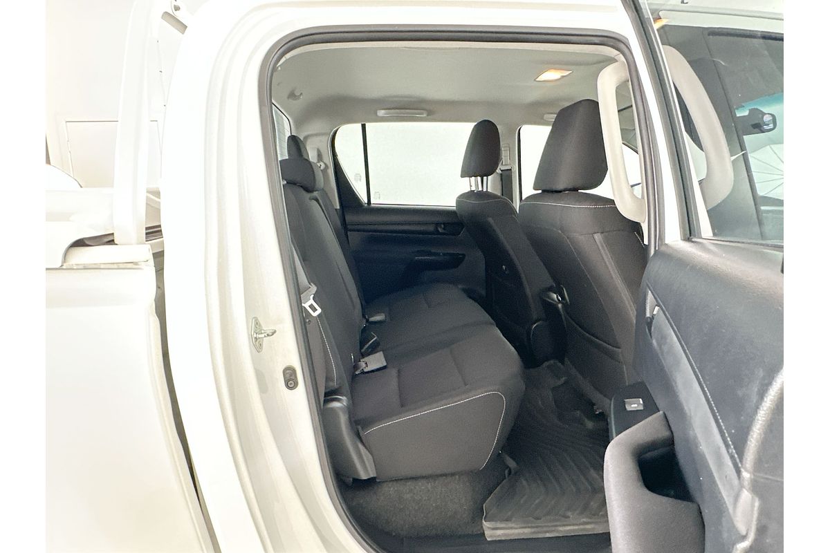 2017 Toyota Hilux SR GUN126R 4X4