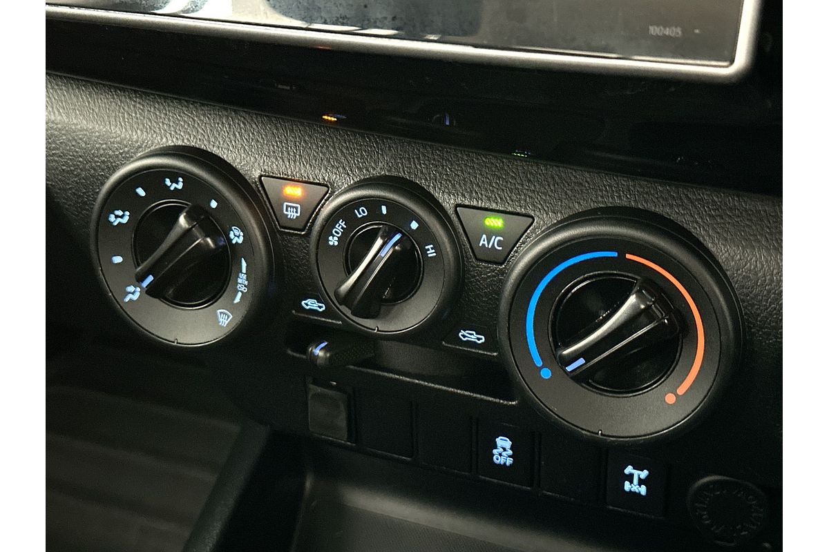 2017 Toyota Hilux SR GUN126R 4X4