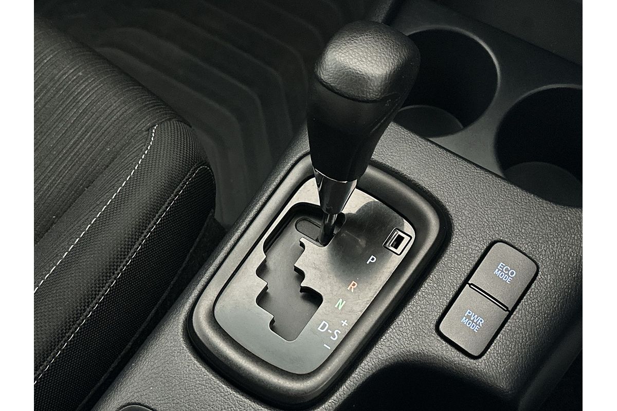 2017 Toyota Hilux SR GUN126R 4X4