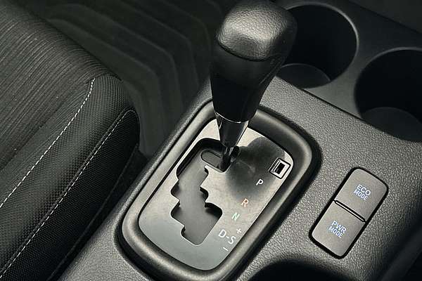 2017 Toyota Hilux SR GUN126R 4X4