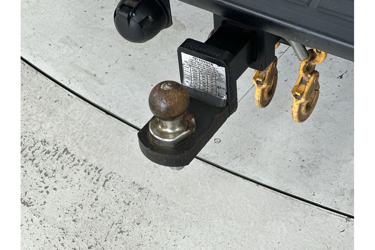 2017 Toyota Hilux SR GUN126R 4X4