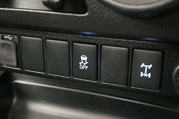 2017 Toyota Hilux SR GUN126R 4X4