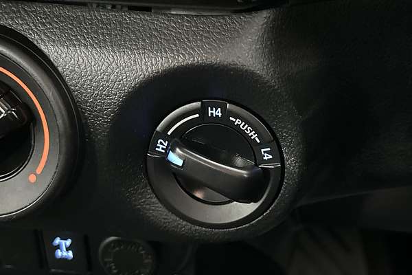 2017 Toyota Hilux SR GUN126R 4X4