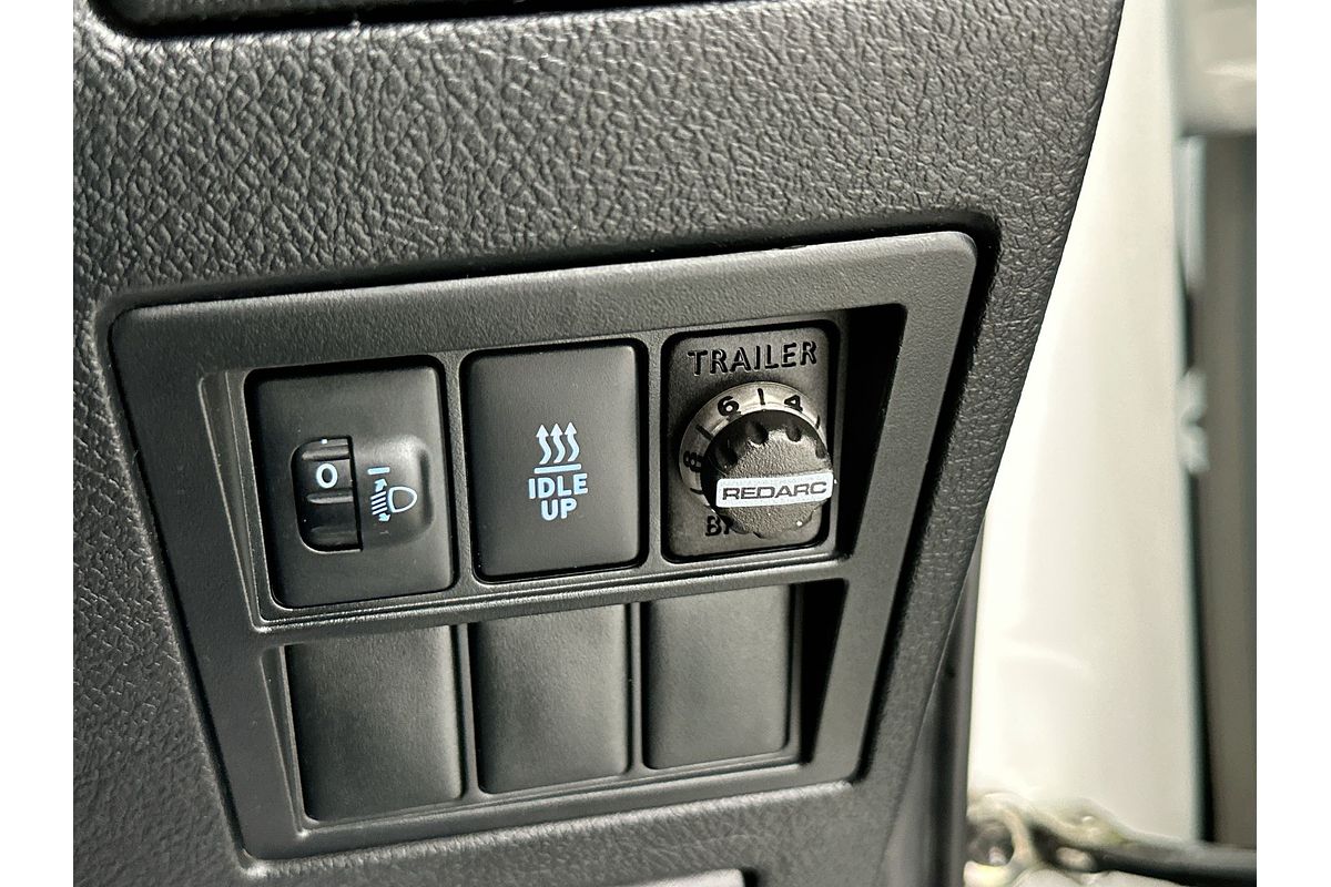 2017 Toyota Hilux SR GUN126R 4X4