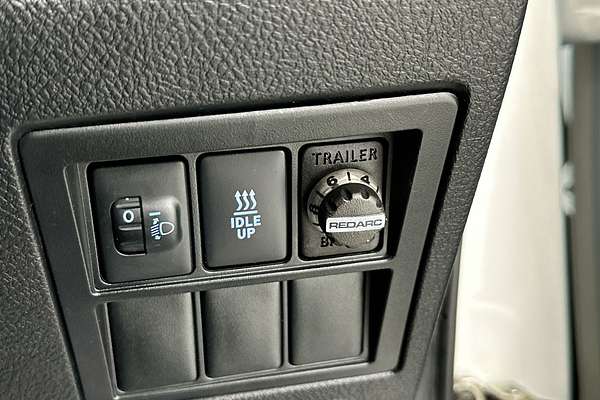 2017 Toyota Hilux SR GUN126R 4X4