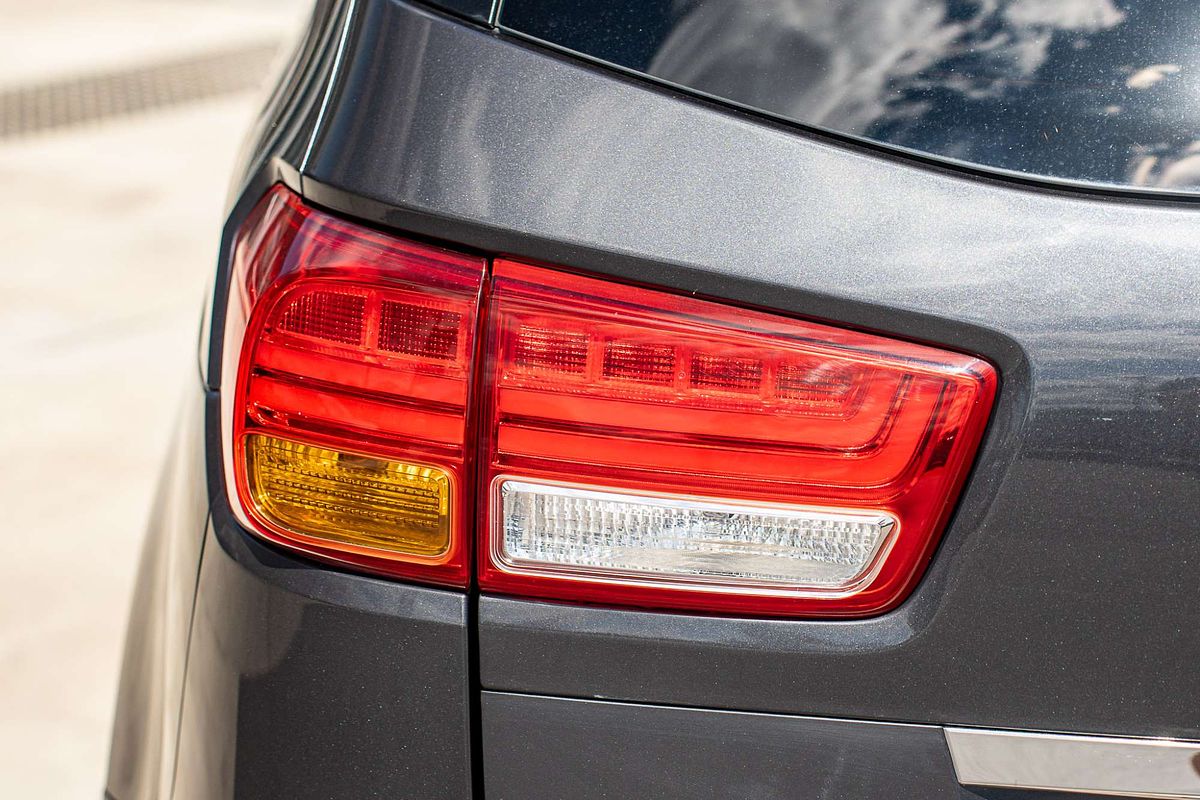 2017 Kia Carnival SLi YP