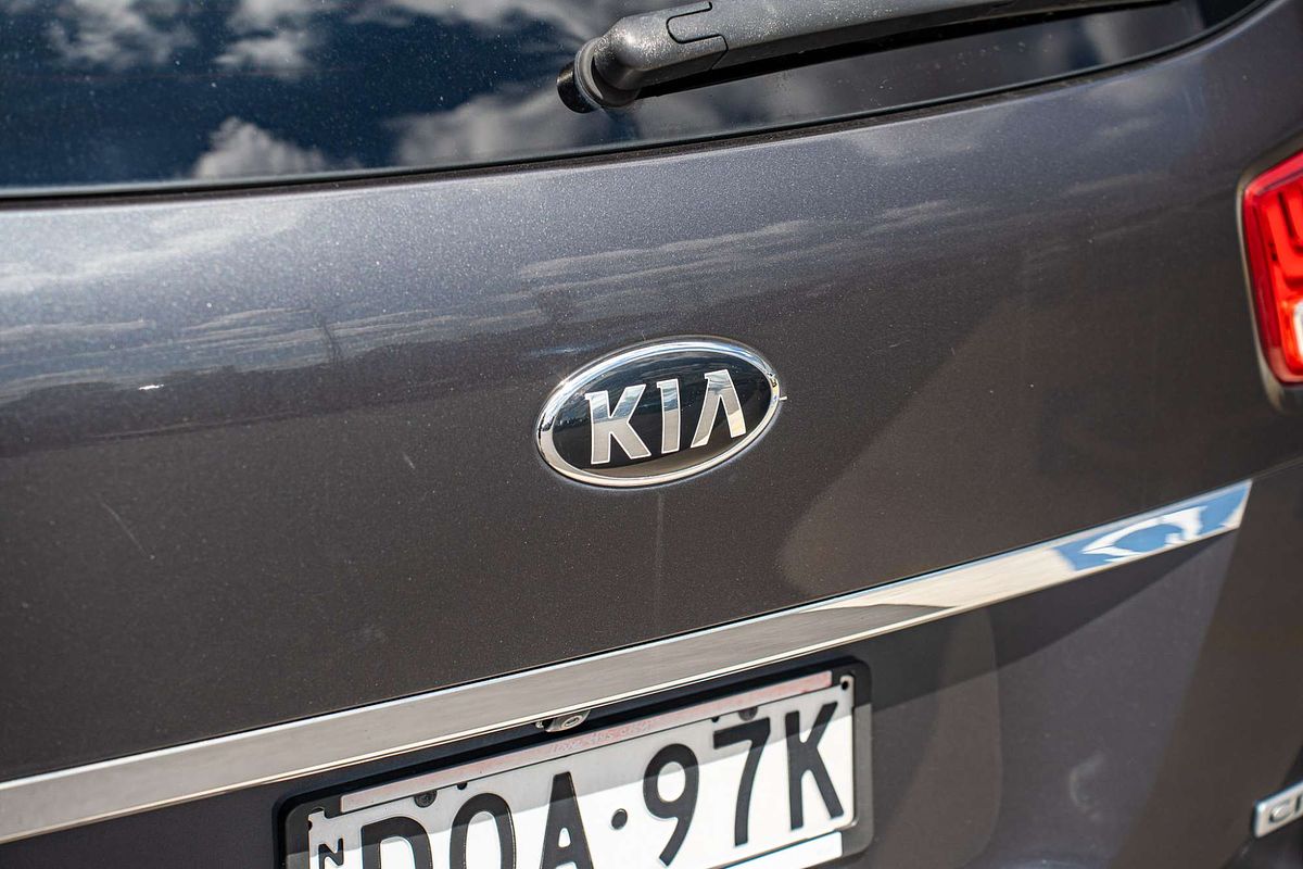 2017 Kia Carnival SLi YP
