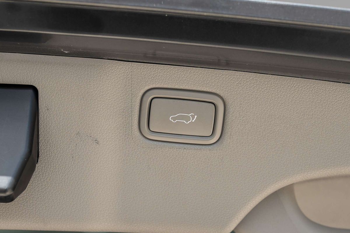 2017 Kia Carnival SLi YP