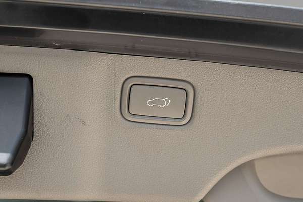 2017 Kia Carnival SLi YP