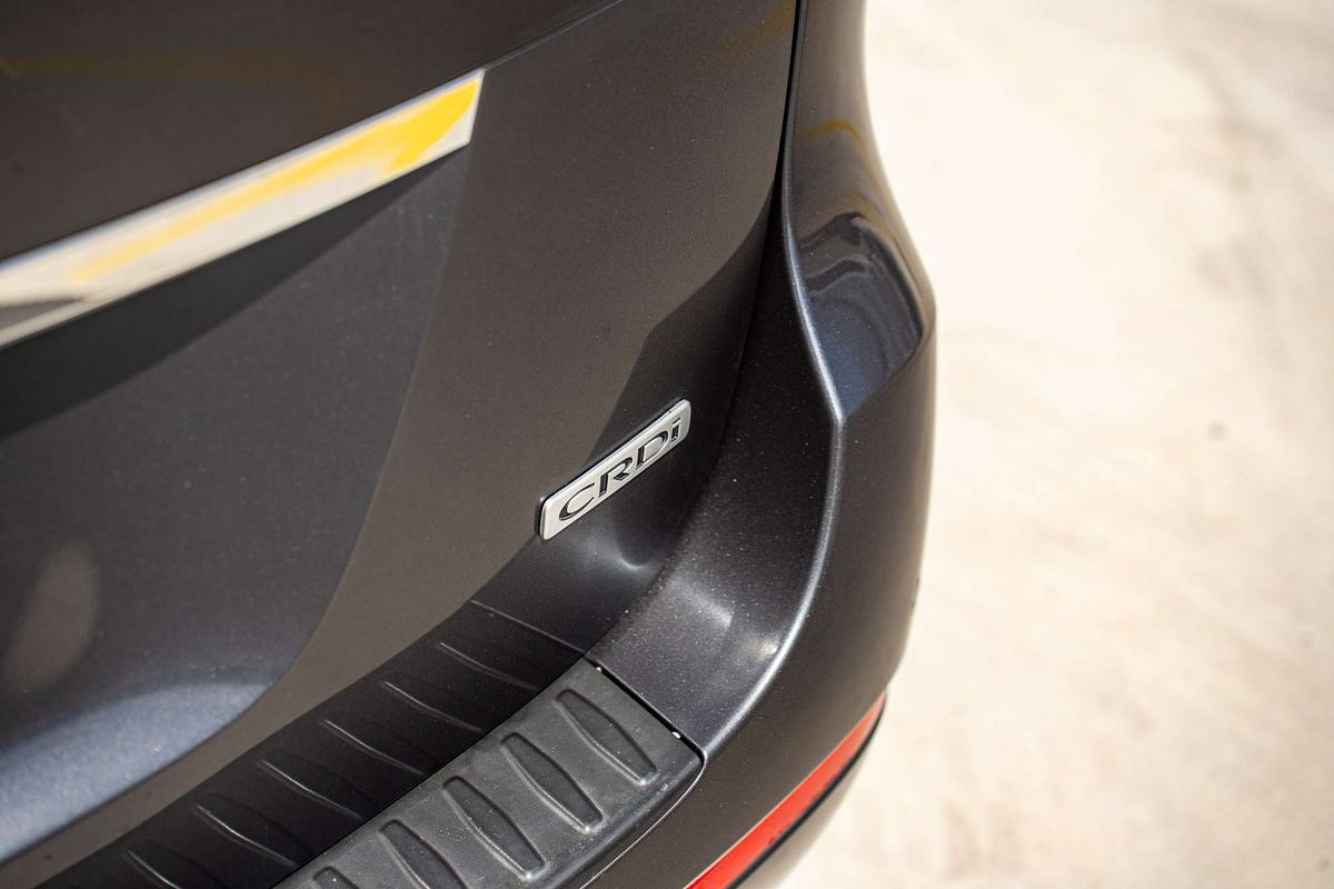 2017 Kia Carnival SLi YP