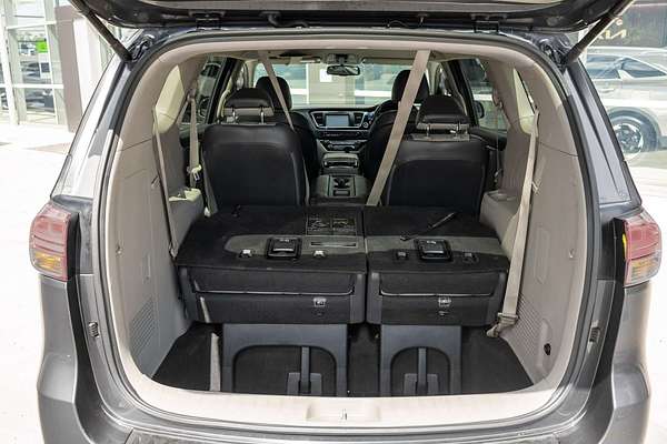 2017 Kia Carnival SLi YP