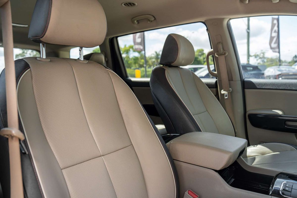 2017 Kia Carnival SLi YP