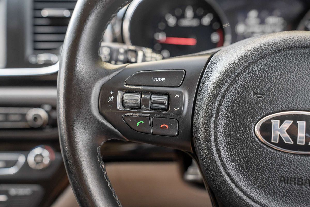 2017 Kia Carnival SLi YP