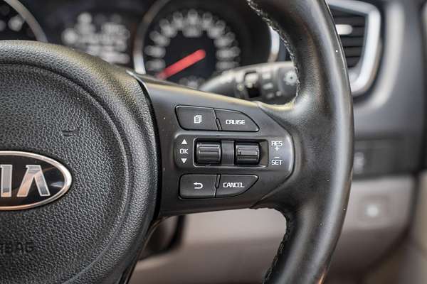 2017 Kia Carnival SLi YP