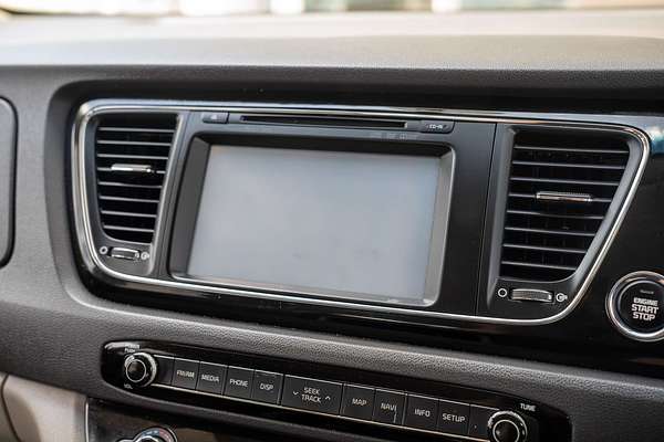 2017 Kia Carnival SLi YP