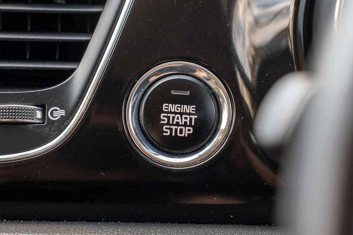 2017 Kia Carnival SLi YP