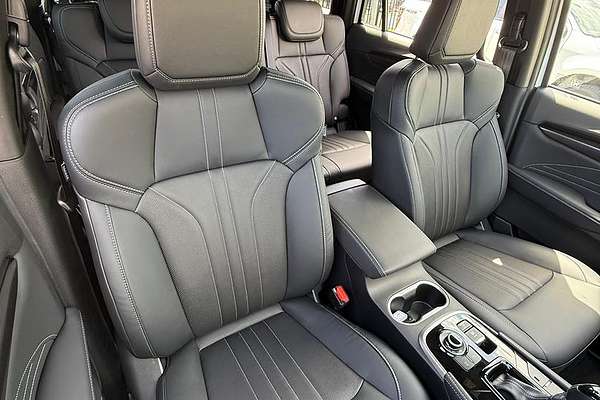 2025 Isuzu MU-X LS-T