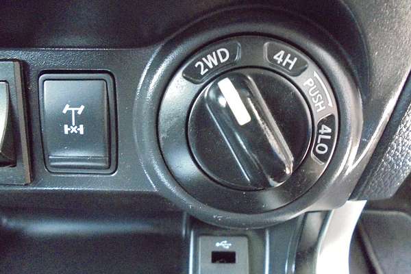 2015 Nissan Navara ST D23 4X4