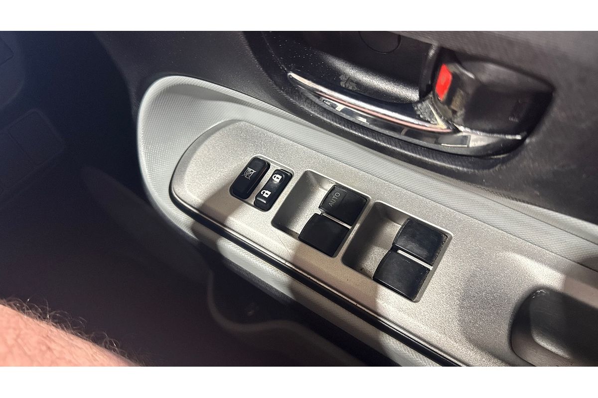 2013 Toyota Prius i-TECH (HYBRID) ZVW30R MY12