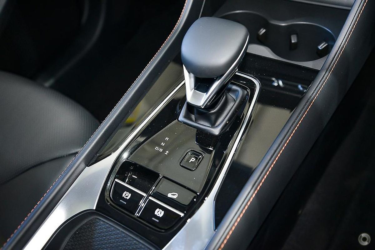 2025 MG HS Essence AS33