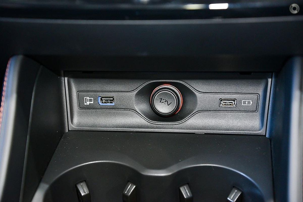 2025 MG HS Essence AS33