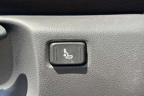 2018 Toyota Camry Ascent AXVH71R