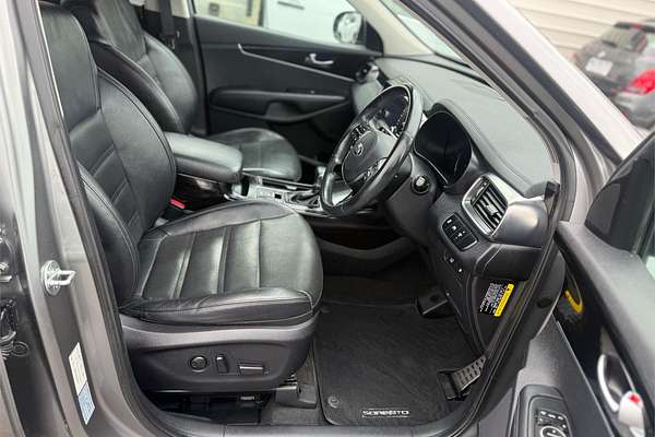 2019 Kia Sorento SLi UM