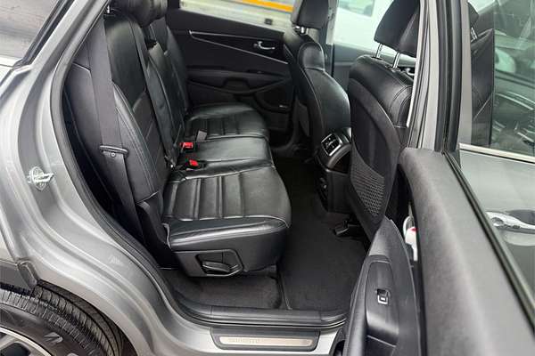 2019 Kia Sorento SLi UM