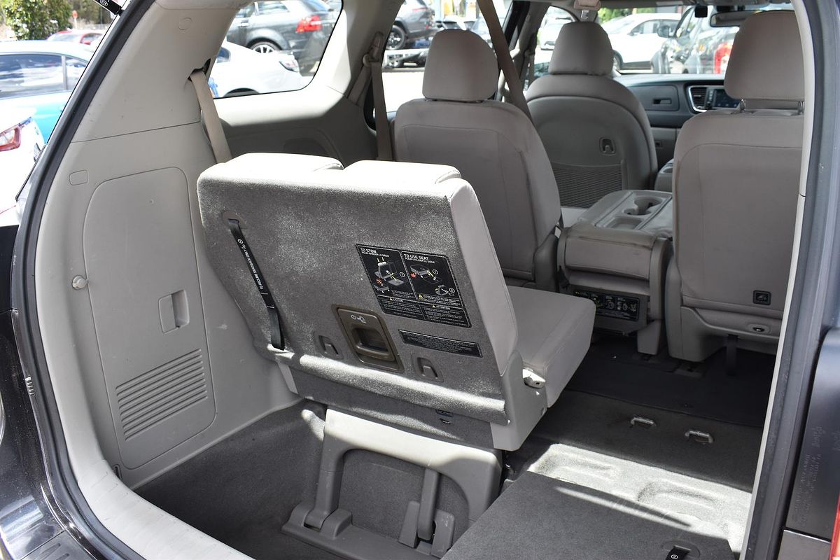 2018 Kia Carnival S YP