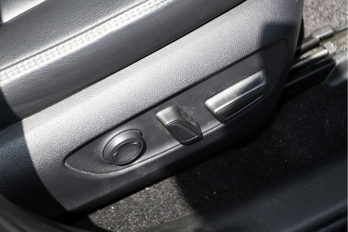 2019 Toyota RAV4 Cruiser MXAA52R