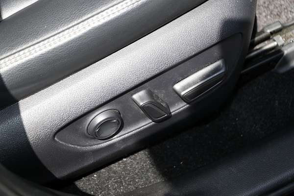 2019 Toyota RAV4 Cruiser MXAA52R