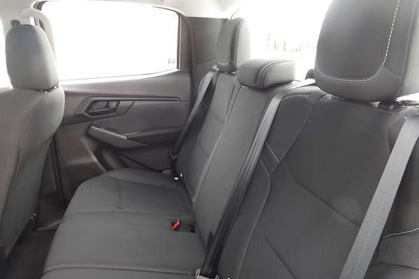 2025 Isuzu D-MAX SX High Ride Rear Wheel Drive