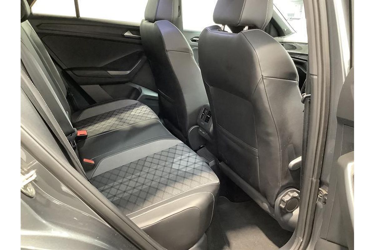 2023 Volkswagen T-Roc 140TSI R-Line D11