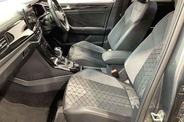 2023 Volkswagen T-Roc 140TSI R-Line D11