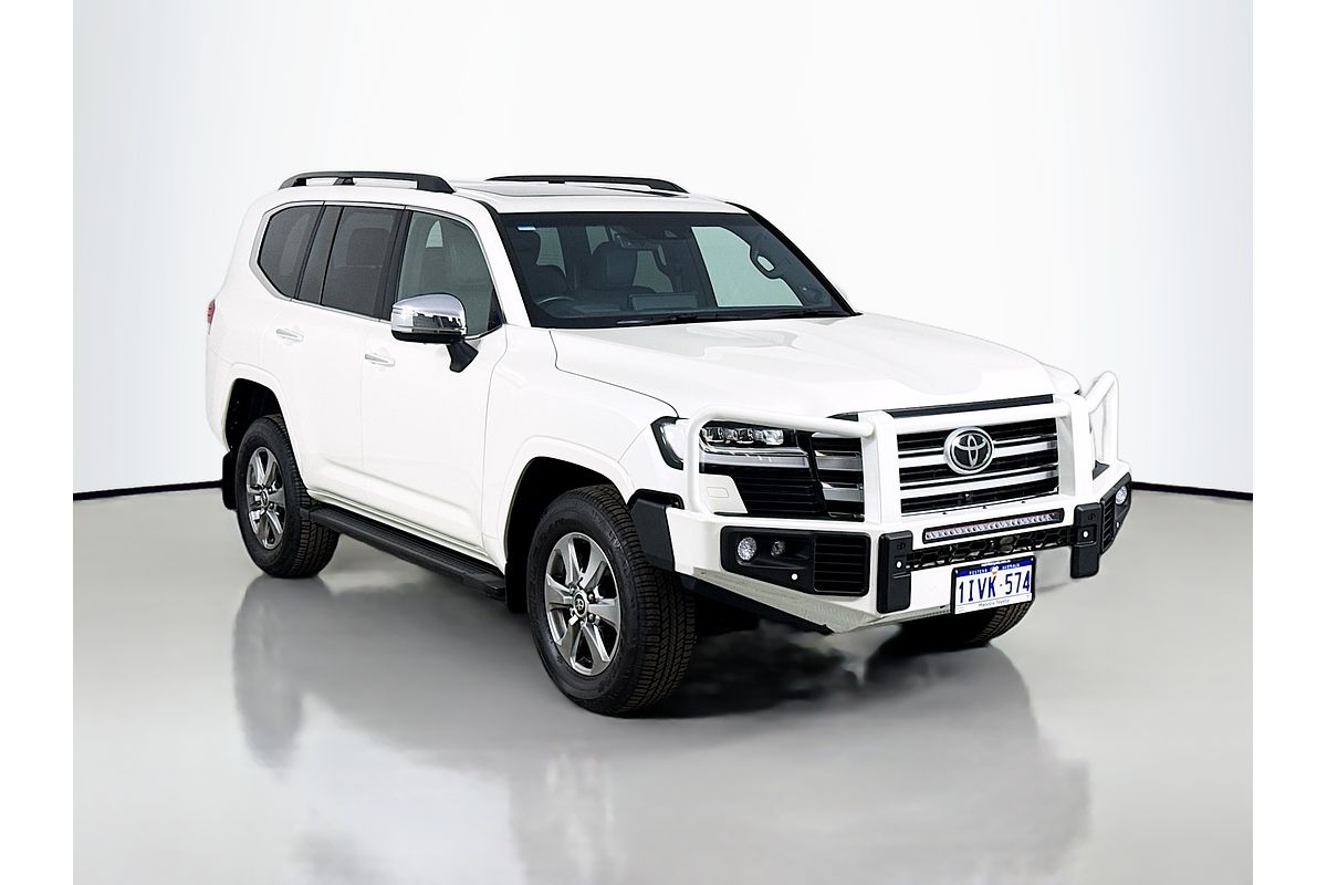 2023 Toyota Landcruiser Sahara FJA300R