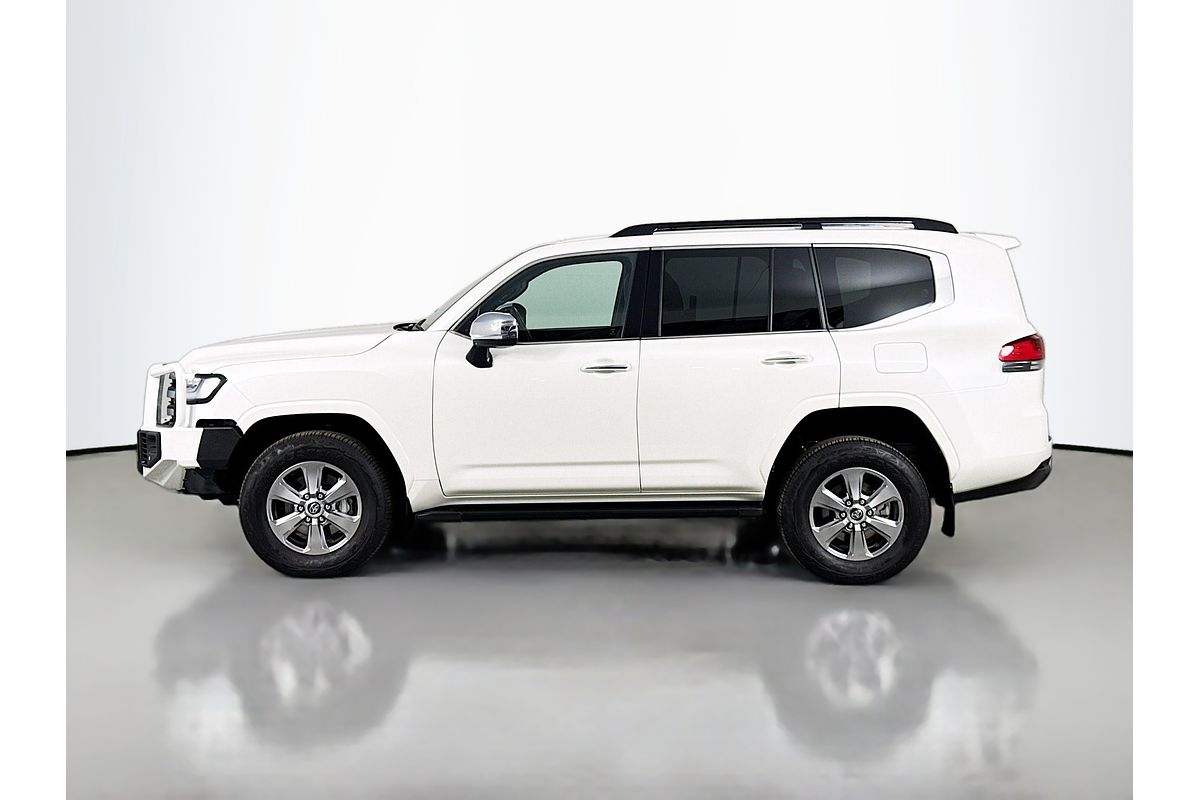2023 Toyota Landcruiser Sahara FJA300R