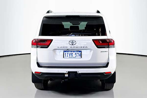 2023 Toyota Landcruiser Sahara FJA300R