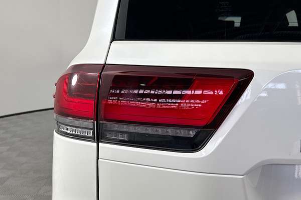 2023 Toyota Landcruiser Sahara FJA300R