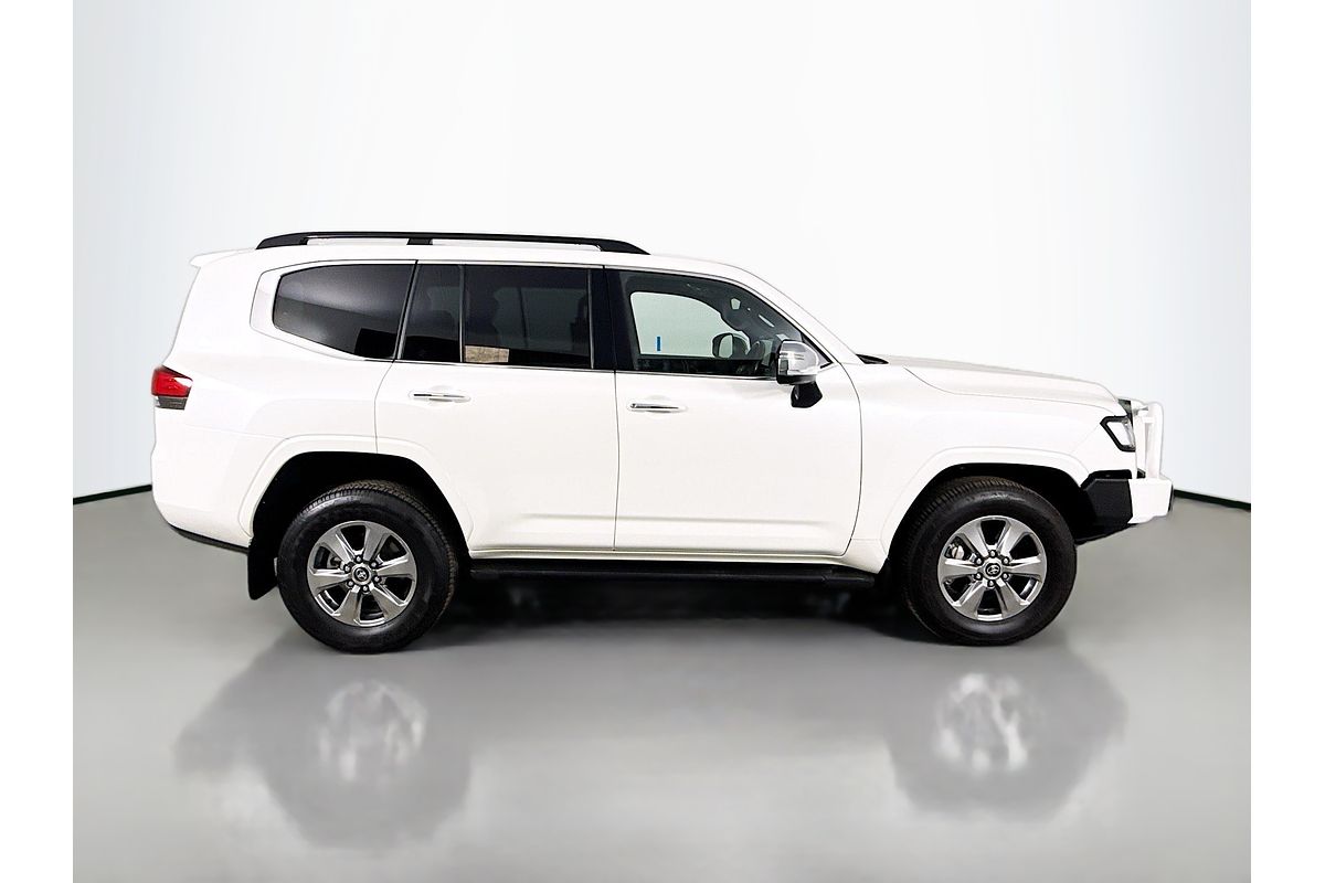 2023 Toyota Landcruiser Sahara FJA300R