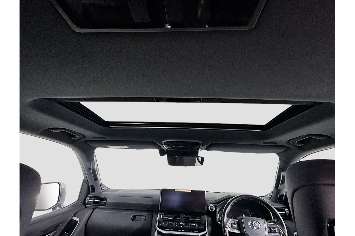 2023 Toyota Landcruiser Sahara FJA300R