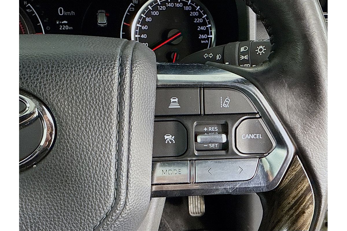 2023 Toyota Landcruiser Sahara FJA300R