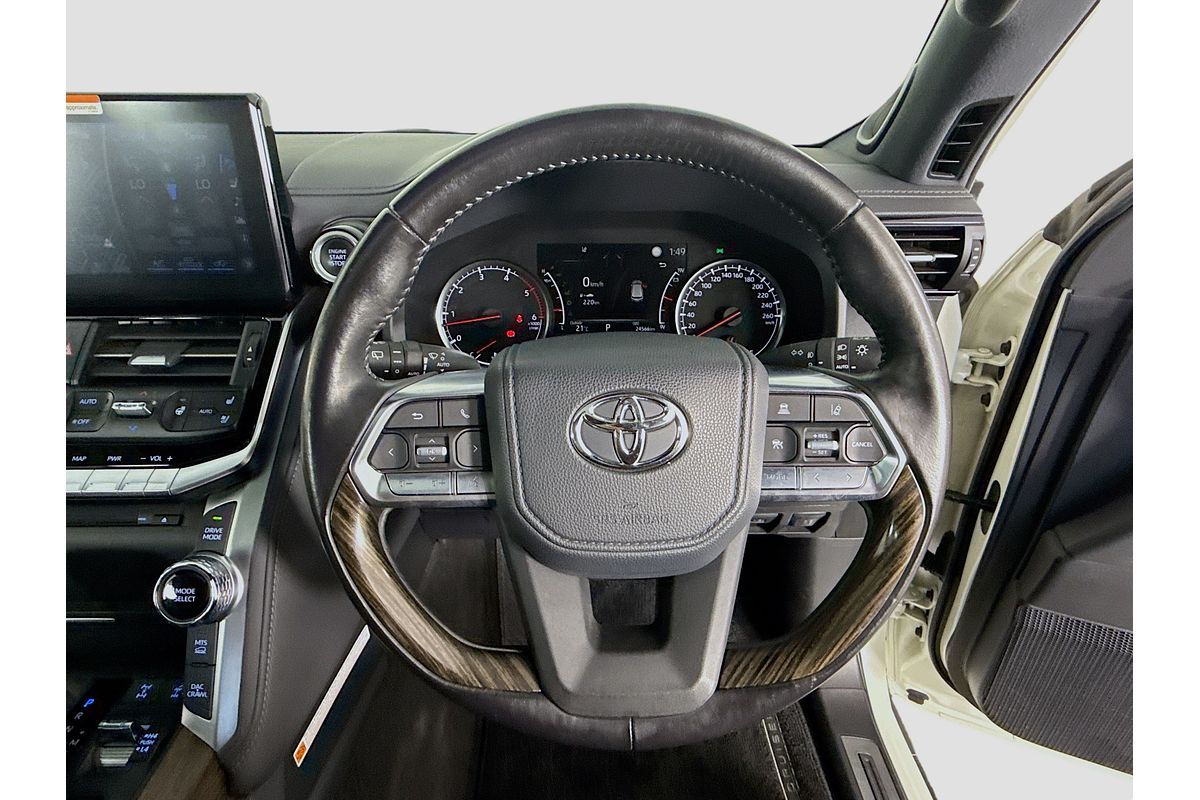 2023 Toyota Landcruiser Sahara FJA300R