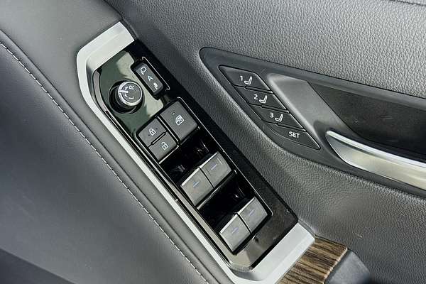 2023 Toyota Landcruiser Sahara FJA300R